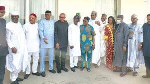 Obasanjo (7th from left); Ayu (6th left); leftwards are: former Anambra governor, Dr. Peter Obi; former Ondo governor, Dr. Olusegun Mimiko; National Secretary of PDP, Senator Sam Anyanwu; Deputy National Chairman, South, Amb. Taofeek Arapaja, and former Cross River governor, Liyel Imoke. Former governor of Jigawa State, Sule Lamido (6th from right) and rightwards are: former Police Affairs Minister, Adamu Waziri; National Women Leader of PDP, Prof. Stella Effah-Attoe; Deputy National Chairman (North), Amb. Umar Iliya Damagu; former Minister, Special Duties, Tanimu Kabiru Turaki, SAN; and former Cross River governor, Donald Duke, during the visit to Obasanjo yesterday. 