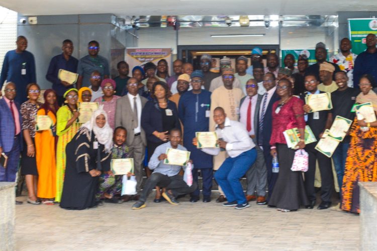 Housing Ministry fêtes outstanding staff 