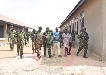 Army commander orders ‘relentless pursuit’ of abducted Niger students by troops