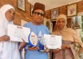‎Senator Shehu Sani donates ₦1 million to winners of Hikayata literary competition at a dinner reception
